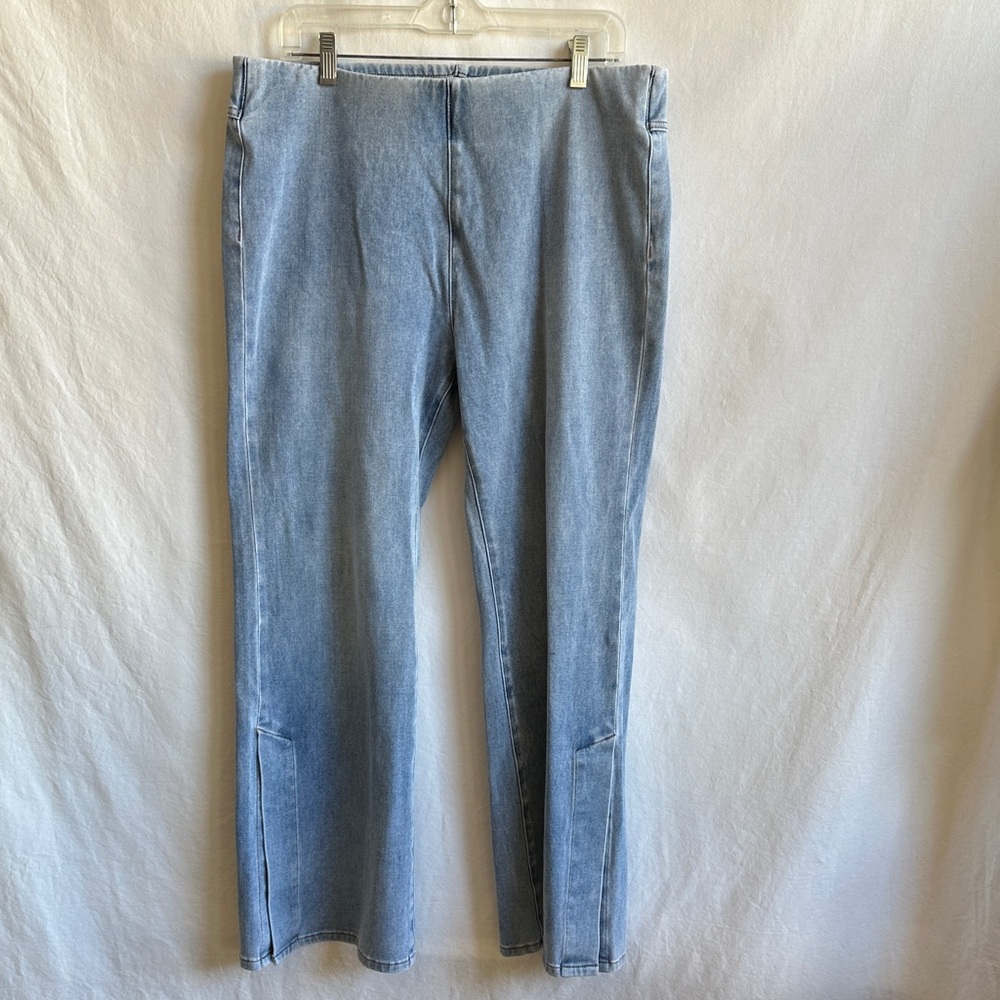 Soft Surroundings light denim flare slit jeans, size PL